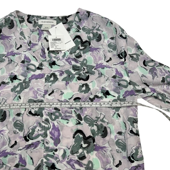 NWT Club Monaco Mauve Floral V-Neck Blouse Size XS - Picture 12 of 14